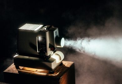 Filmprojektor - Eftermiddagsbio i Vårfrukyrkan i Fruängen på lördagar